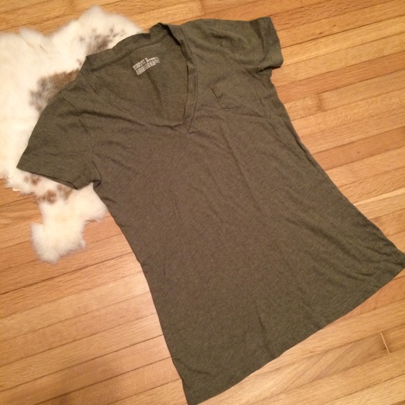 🌵2 for $5🌵 EUC Mossimo Supply Co Boyfriend Tee - Picture 2 of 3